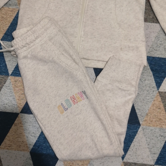 Girl's Sweater and Pant suit - Picture 3 of 3